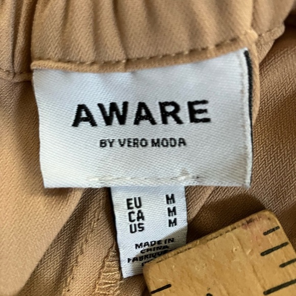 Vero Moda Aware Tan Trousers lightweight summer fabric - Picture 4 of 16